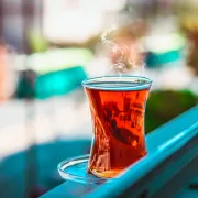 Herbata z Turcji - Rize çay. Skąd wzięła się tzw. herbata po turecku?