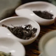 Batabatacha, japońska herbata z pianą. Jak przygotować?
