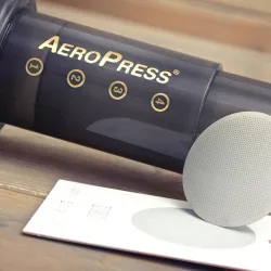 Zestaw Aeropress plus metalowy filtr Able Disk Standard i Able Travel Cup