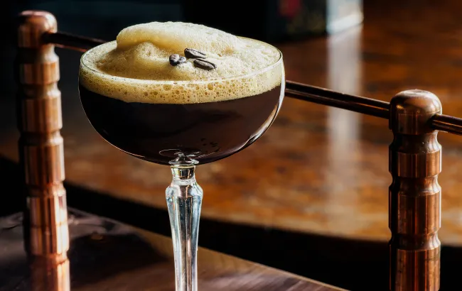 Espresso Martini - przepis na klasycznego drinka